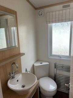 Knightsbridge 2 Bedroom Lodge - 9