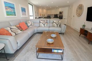 Peninsula Apartment 2 - 5