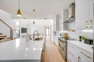 3 Mi to Naples Beach Luxurious Home with Pool! - Naples - 3