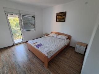 Apartman Oaza mira-Titova vila-Ergela Karadjordjevo - - 2