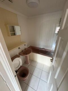 1BR with Free Parking Near Castle and Royal Mile - 7