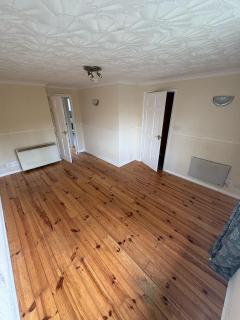 1BR with Free Parking Near Castle and Royal Mile - 2