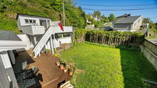 Sentrumsnær, tiltalende enebolig med nyoppusset bad, carport, sommerstue, 4 soverom - Arendal - 7