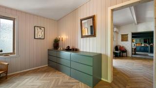 Sentrumsnær, tiltalende enebolig med nyoppusset bad, carport, sommerstue, 4 soverom - Arendal - 4