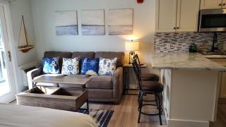 Couples Getaway, Hampton Beach Oceanview Studio - 3