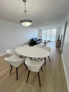 Komffy Condo w2 Queen beds & Ocean View Tides - Hollywood - 2