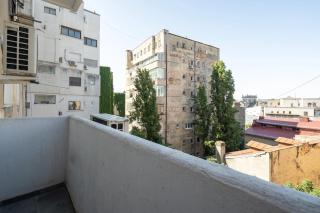 Colorful & Bright 2BR on Iconic Calea Victoriei - Bucharest - 6