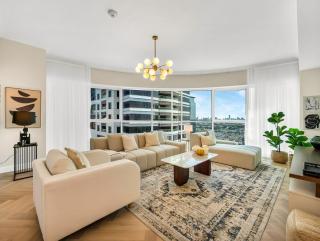 Kensington 2BR Brand NEW, huge & Luxurious - 6