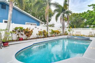 4 Mi to Beach Sunny Seminole Home with Pool - Seminole - 0