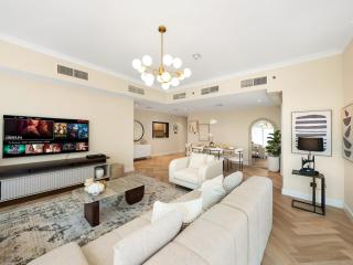 Kensington 2BR Brand NEW, huge & Luxurious - 2