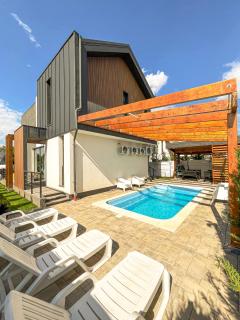 AGrey frame Residence Villas - 8