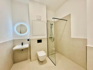 Modern Studio Apartment with Free Parking - Wenen - 0