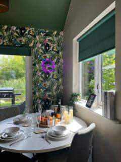 Oakwood Lodges with Hot tubs York - Skipwith - 7