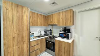 Comfortable 1BR Retreat with Balcony - Abu Dhabi - 8