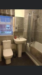 Spacious detached house with two ensuite bedrooms - Castle Donington - 2