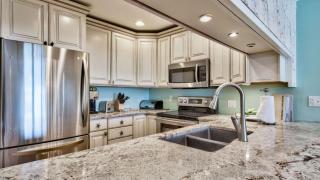 Crystal Beach TH 5 beach front free beach service sleeps 10 - 4