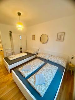 Spacious Modern 2 Bedroom Apartment with Free Parking - Wenen - 5