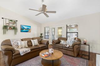 Spacious 4Bedroom Home with Private Pool in Prime Location - Scottsdale - 9