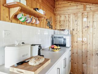 2 Bed in Aberdovey DY050 - Aberdyfi - 2
