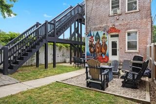 Historic 3-BR Downtown Bourbon Getaway - 6