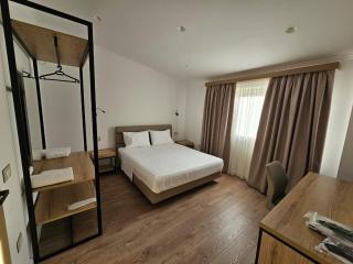 Hotel Petro - Valona - 2