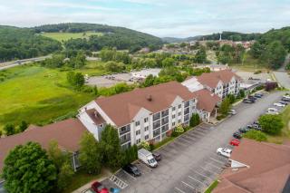 White River Inn & Suites - White River Junction - 9