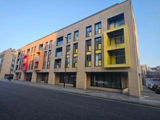 City Haven Two bed Apartment - Southampton - 5