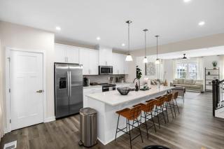 Sophisticated Luxury Townhome located in Barefoot Landing - North Myrtle Beach - 8