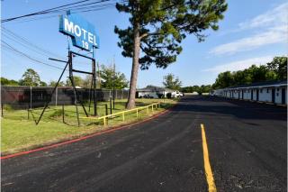 Motel 19 By Capital O Baytown I-10 - Baytown - 0