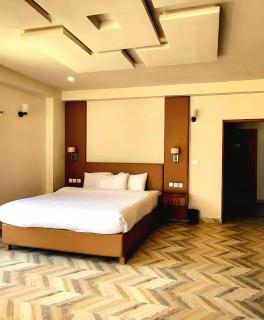 Hotel 22 - - 2