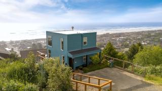 Blue Horizon by AvantStay Panoramic Views of the Ocean w Entertainers Patio - Rockaway Beach - 0