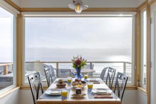 Blue Horizon by AvantStay Panoramic Views of the Ocean w Entertainers Patio - Rockaway Beach - 6