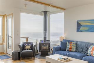 Blue Horizon by AvantStay Panoramic Views of the Ocean w Entertainers Patio - Rockaway Beach - 3