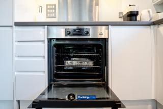 2 bedroom Apt with Balcony By LS2G Short Lets & Serviced Accommodation Greater London - Londra - 7