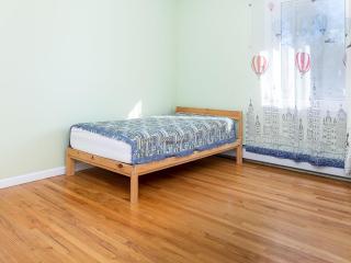 Spacious & Comfortable 3-Bedroom Home - Farmington - 3