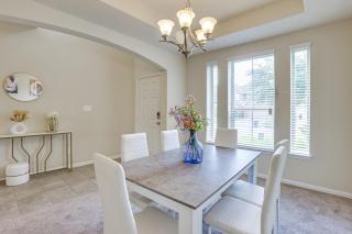 Covered Patio and Spacious Yard Houston Area Home! - Humble - 6