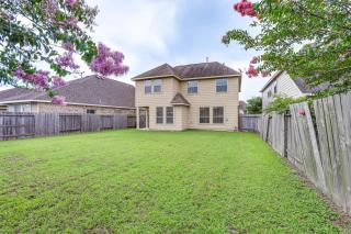 Covered Patio and Spacious Yard Houston Area Home! - Humble - 8