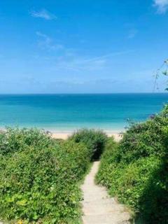 Stunning 2 bedroom modern apartment! Amazing views! - Moffat - 1