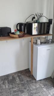 Studio apartment, water backup, 12 min from OR Tambo - Germiston - 3