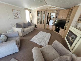 Meadow Lakes 76 - sleeps 6 with a bath - Golden Palm Resort - Meadow Lakes Caravan & Lodge Hire - Chapel Saint Leonards - 8