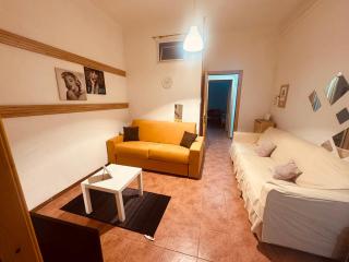 Entire Very cozy apartment,centrum - Genoa - 0