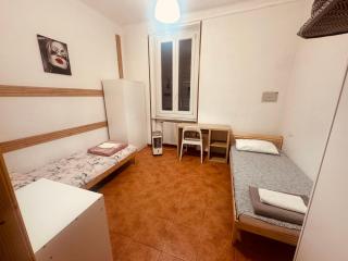 Entire Very cozy apartment,centrum - Genoa - 6