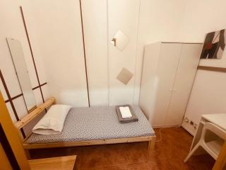 Entire Very cozy apartment,centrum - Genoa - 3