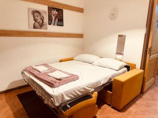 Entire Very cozy apartment,centrum - Genoa - 2