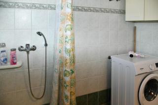 50 Steps From the Sea - 3