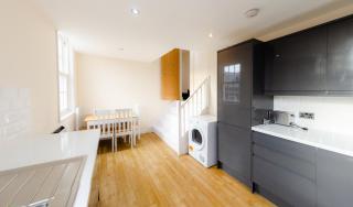 Cozy 2BR 2BATH Apt in Central Ipswich - Sleeps 6 & Prime Location - Ipswich - 6