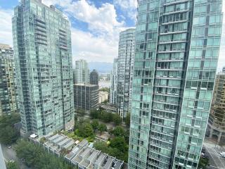 Beautiful 2 bedroom apartment located in downtown - Vancouver - 1