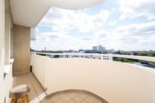 Metro Płocka 10th Floor View Apartment by BookingHost - 7