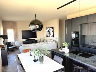 Luxurious home with hot tub and sauna with view - Hafnarfjördur - 0