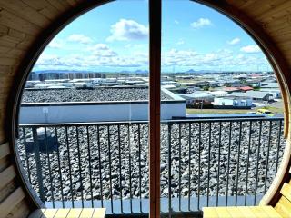 Luxurious home with hot tub and sauna with view - Hafnarfjördur - 9